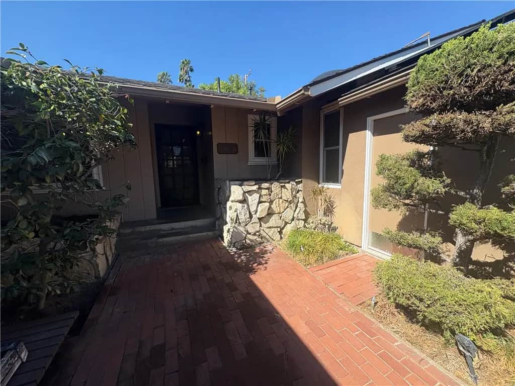 1025 Kroeger Avenue, Fullerton, CA — listing photo 1