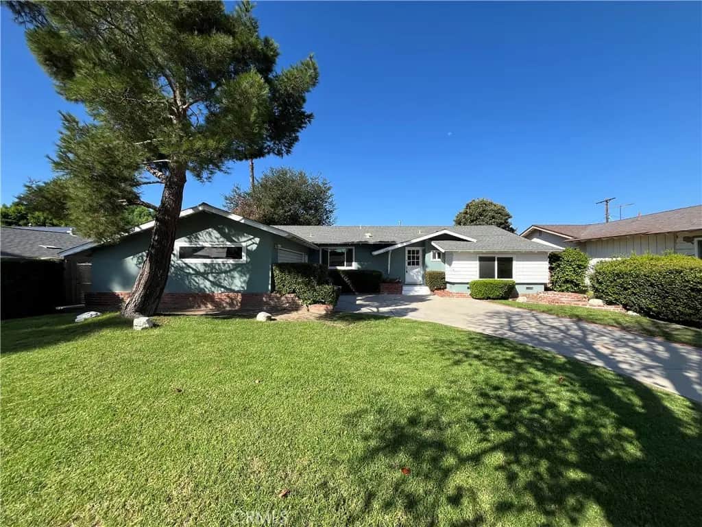 7859 Hanna, Canoga Park, CA — listing photo 1
