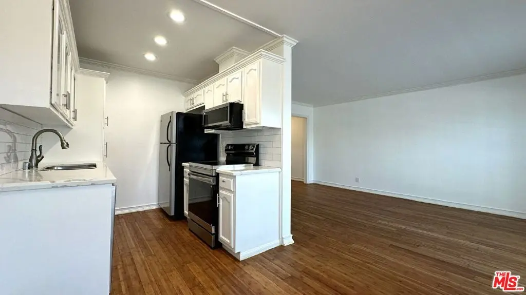 3734 S Canfield Avenue 332, Los Angeles, CA — listing photo 1