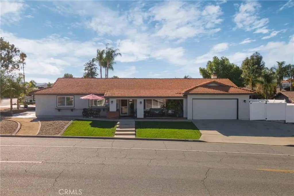 30051 Vacation, Canyon Lake, CA — listing photo 1
