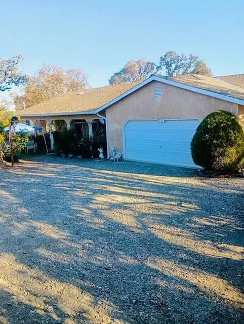 2011 Zarzamora Street, La Grange, CA — listing photo 1