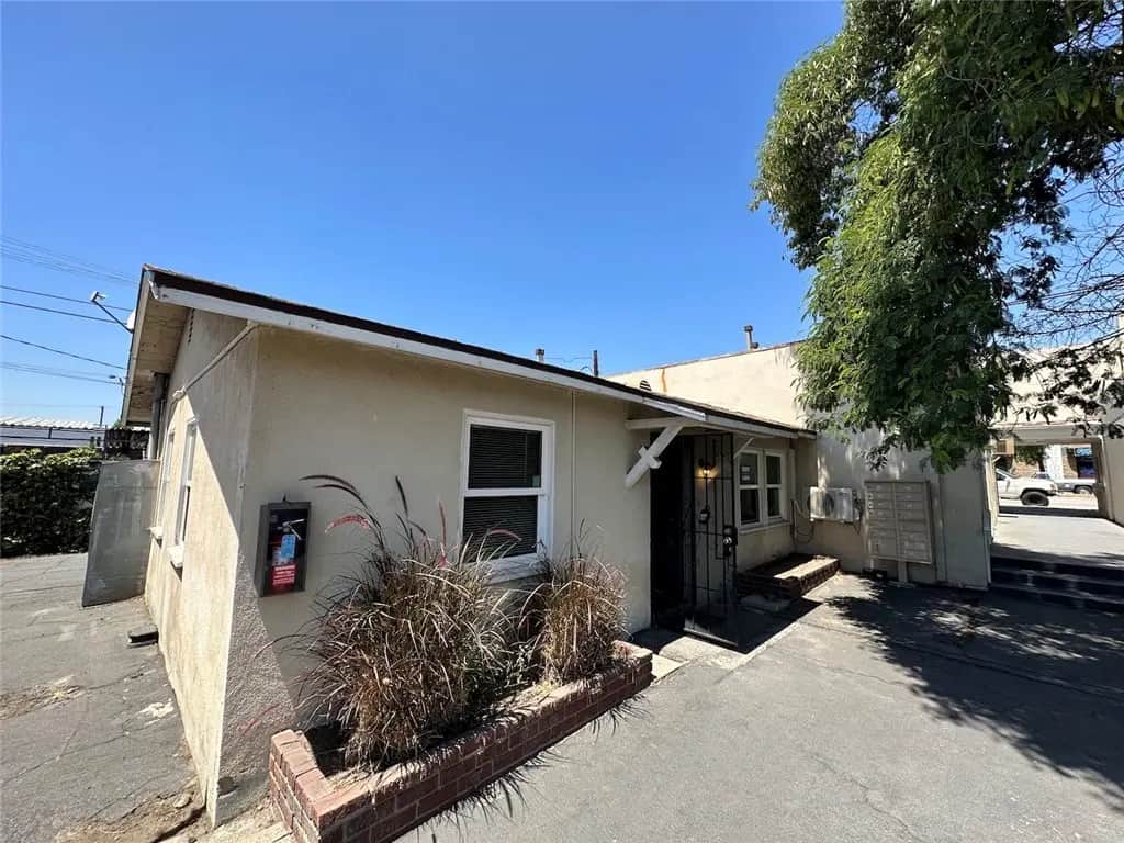 936 W Foothill Boulevard 02, Azusa, CA — listing photo 1