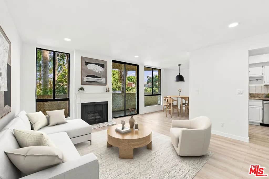 7001 S La Cienega Boulevard 213, Los Angeles, CA — listing photo 1