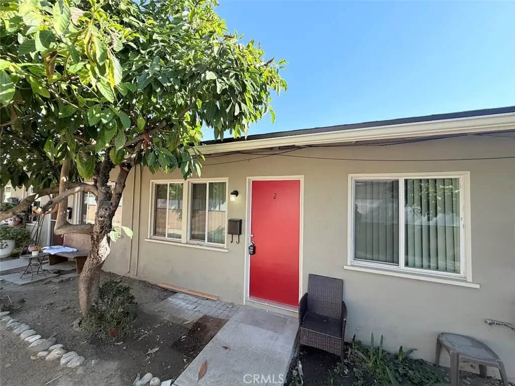 840 N Angeleno Avenue 02, Azusa, CA — listing photo 1
