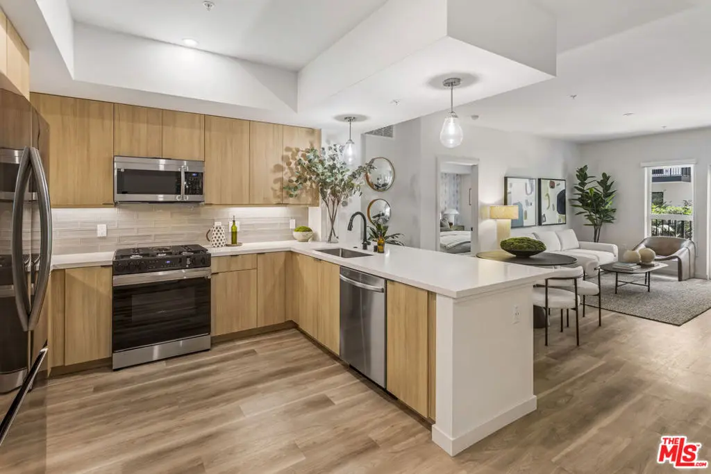 800 N Front Street 1517, Burbank, CA — listing photo 1