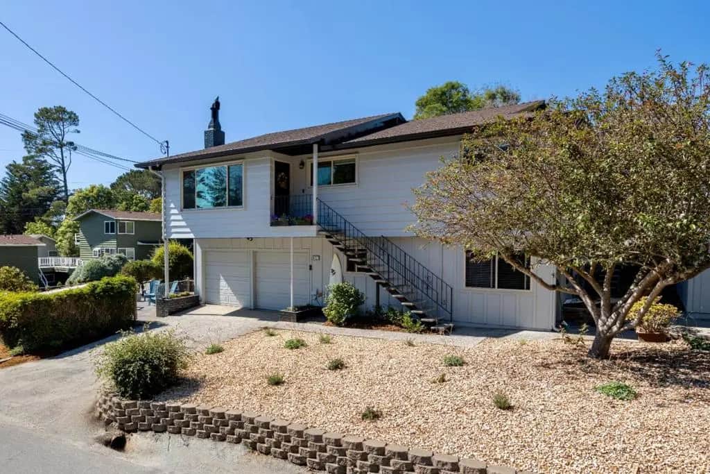 407 Avenue Portola, El Granada, CA — listing photo 1