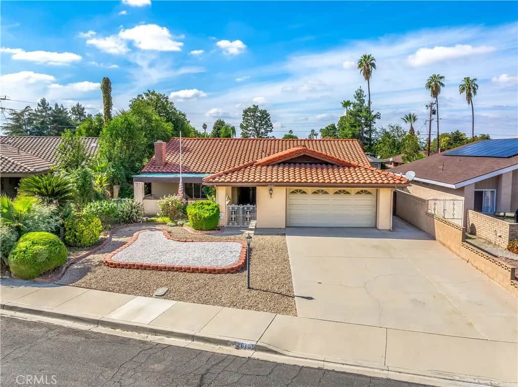 26105 Clemente Gardens, Hemet, CA — listing photo 1
