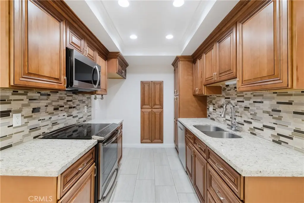 20702 El Toro Rd 226, Lake Forest, CA — listing photo 1