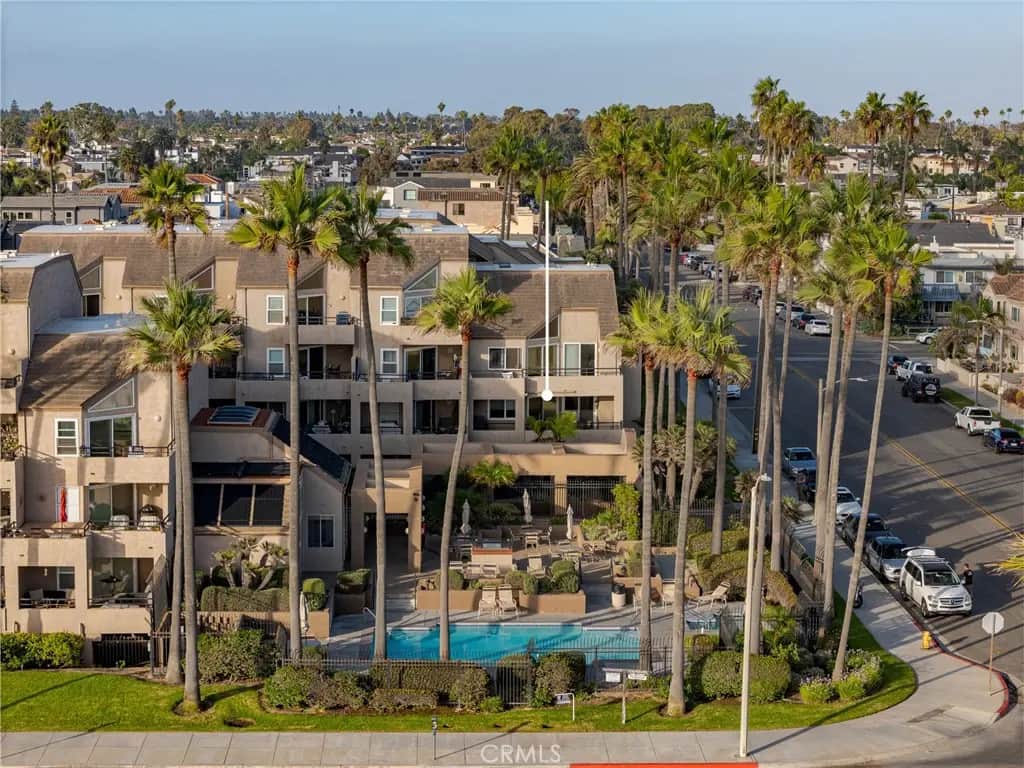 1200 Pacific Coast Hwy #209, Huntington Beach, CA — listing photo 1
