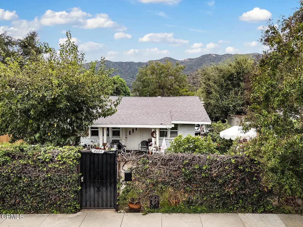 2824 Montrose Avenue, Glendale, CA — listing photo 1