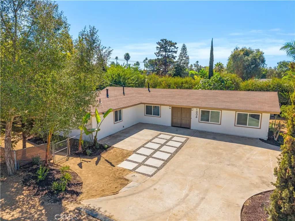1004 Santa Margarita, Fallbrook, CA — listing photo 1