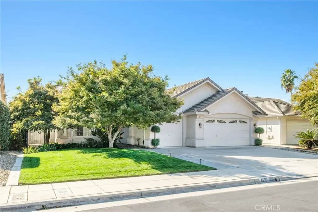 4515 W Oswego, Fresno, CA — listing photo 1