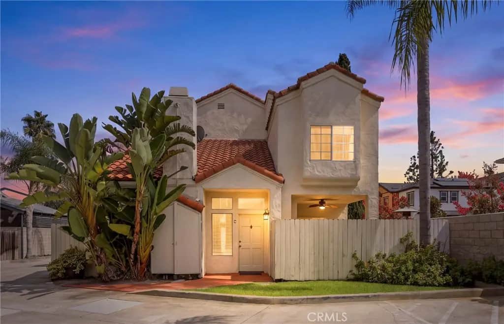 2575 Elden Avenue C, Costa Mesa, CA — listing photo 1