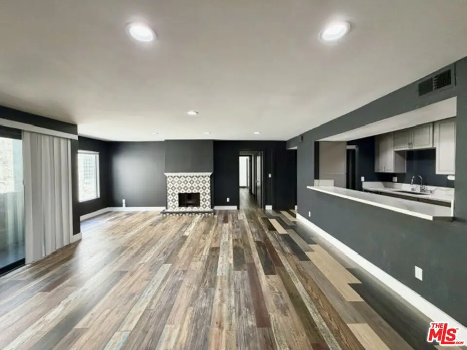 1940 N Highland Avenue 17, Los Angeles, CA — listing photo 1