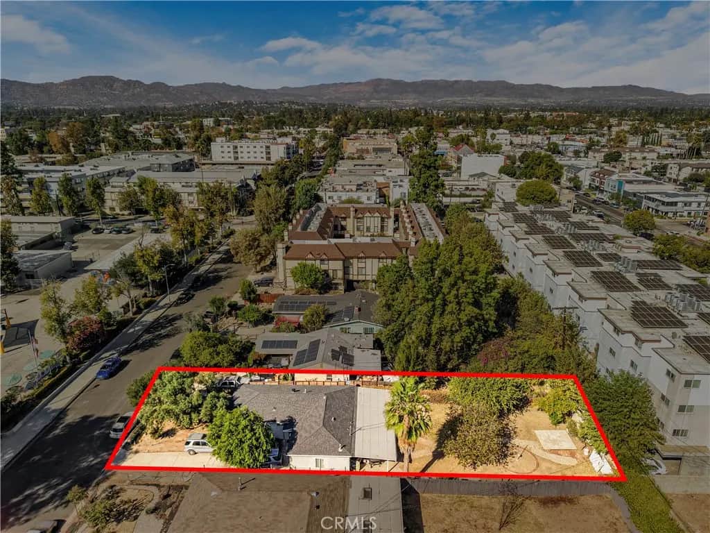 6928 Jordan, Canoga Park, CA — listing photo 1