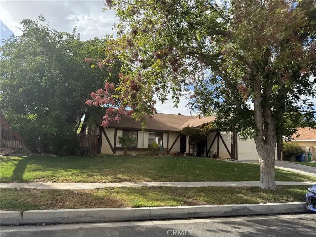 44033 Glenraven Rd, Lancaster, CA — listing photo 1